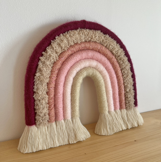 Arc en ciel en macramé rose 