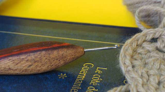 Crochet en bois ⌀1,5mm