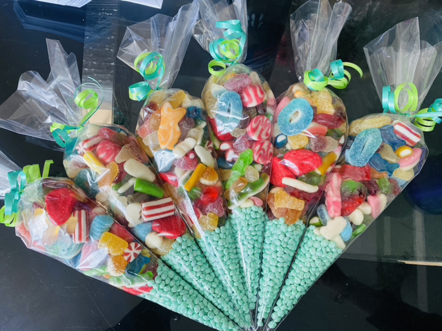 Large Sweet cones Large 