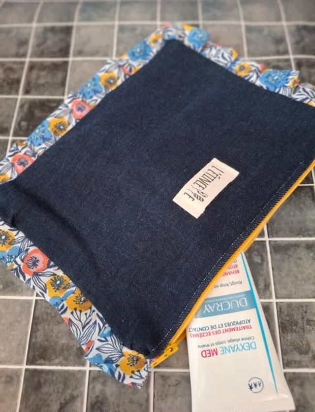 Trousse à froufrous - Jeans x Fleurs colorées