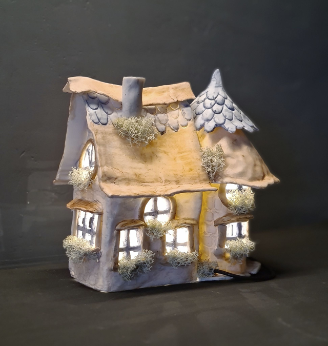 &quot;L&#039;Auberge aux Tuiles Bleues&quot;