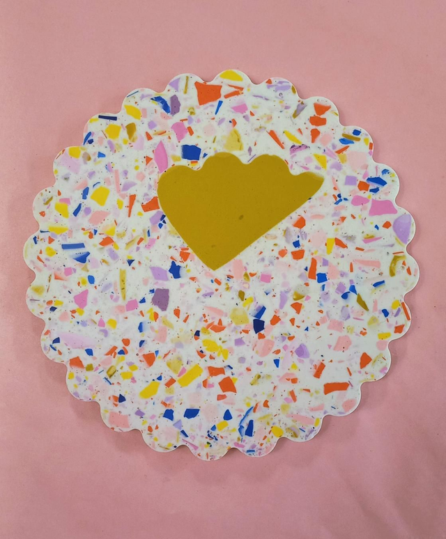 Frykas, Kolorowa podkładka pod dzbanek, kubek lub akcesoria, ryflowana, biała, 16 cm