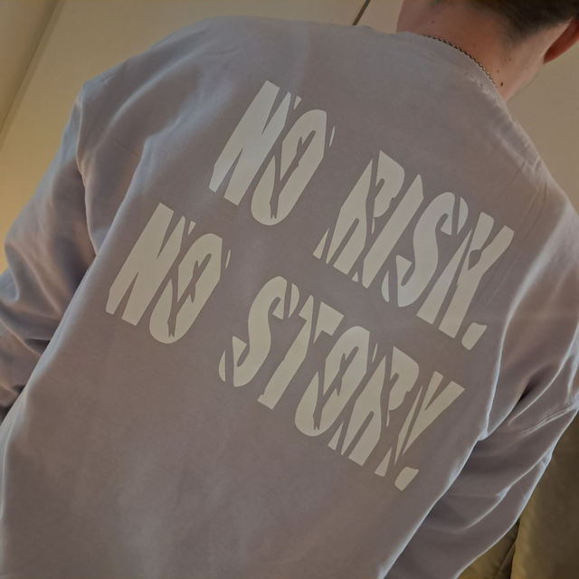 NO RISK, NO STORY -collegepaita (L)