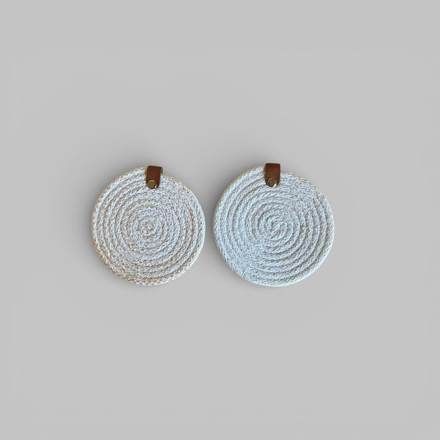 Panier rond blanc argenté ou blanc doré avec un chat et simple bordure - Cadeau idéal pour baby shower !