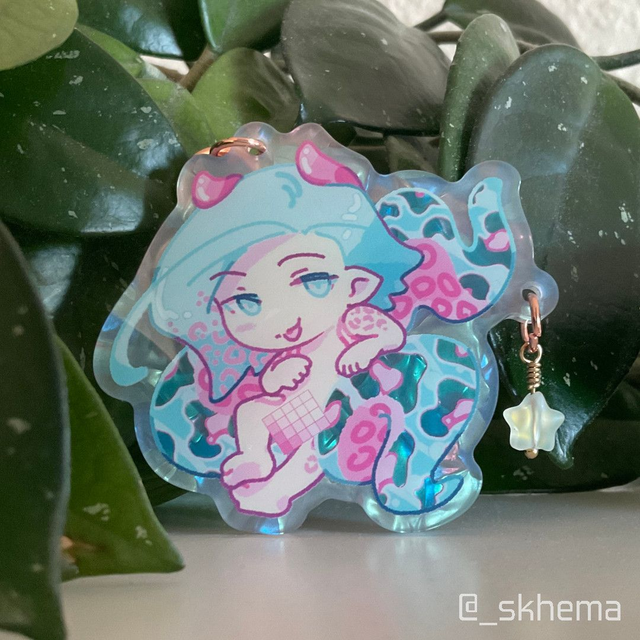 ✦｡. Hydrargyrum charm with a "fancy" clasp .｡✦