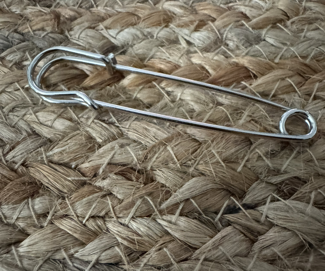 Broche en métal 