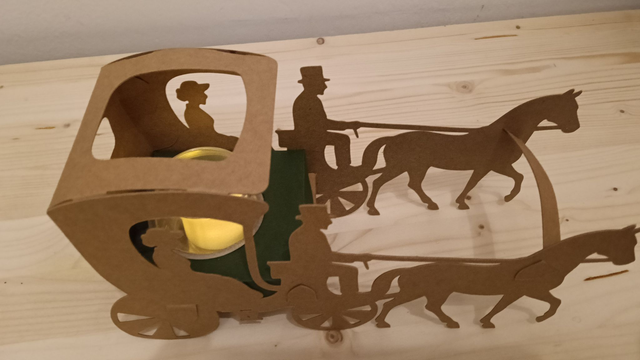 Carozza in carta con lumino led