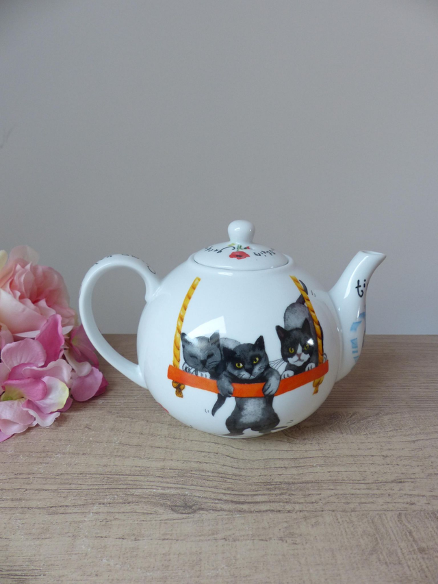 Théière anglaise Garden Swing en porcelaine Bone China – décor chatons et coquelicots – cadeau pour amoureux des chats
