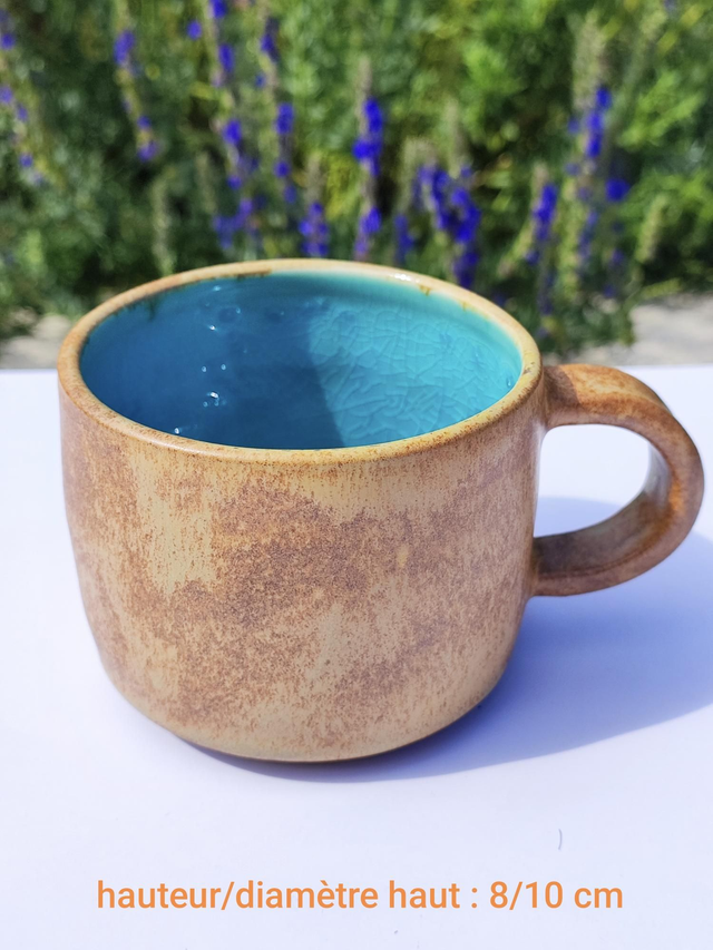 Grande tasse marron bois intérieur bleu lagon 