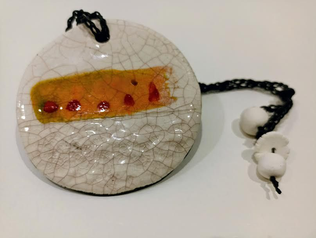 MEDALLÓN DE MAYÓLICA