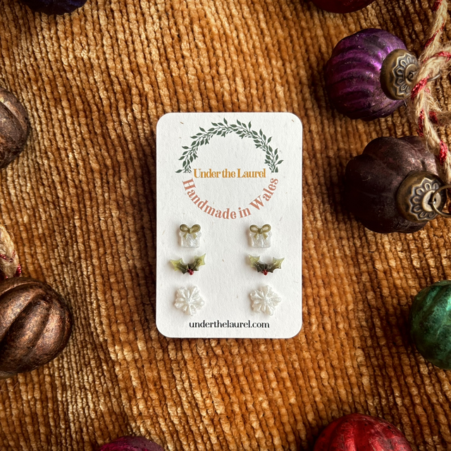 Festive Stud Pack (3 pairs) - White Presents Green Bows