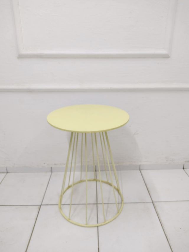 MESA CONE AMARELA - LOCAÇÃO 