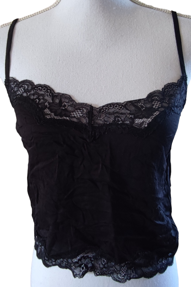 Top court en dentelle taille M (Undiz)