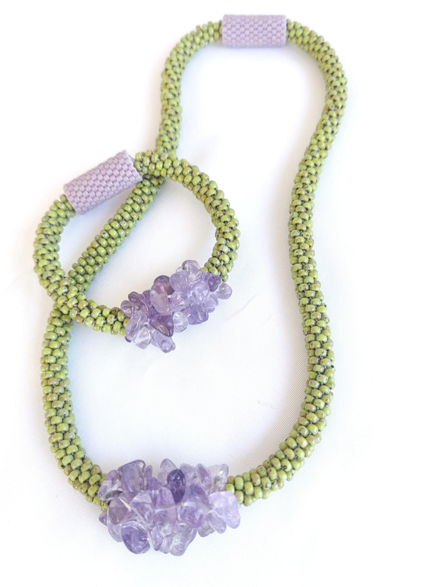 Conjunto de collar y pulsera verde amatista