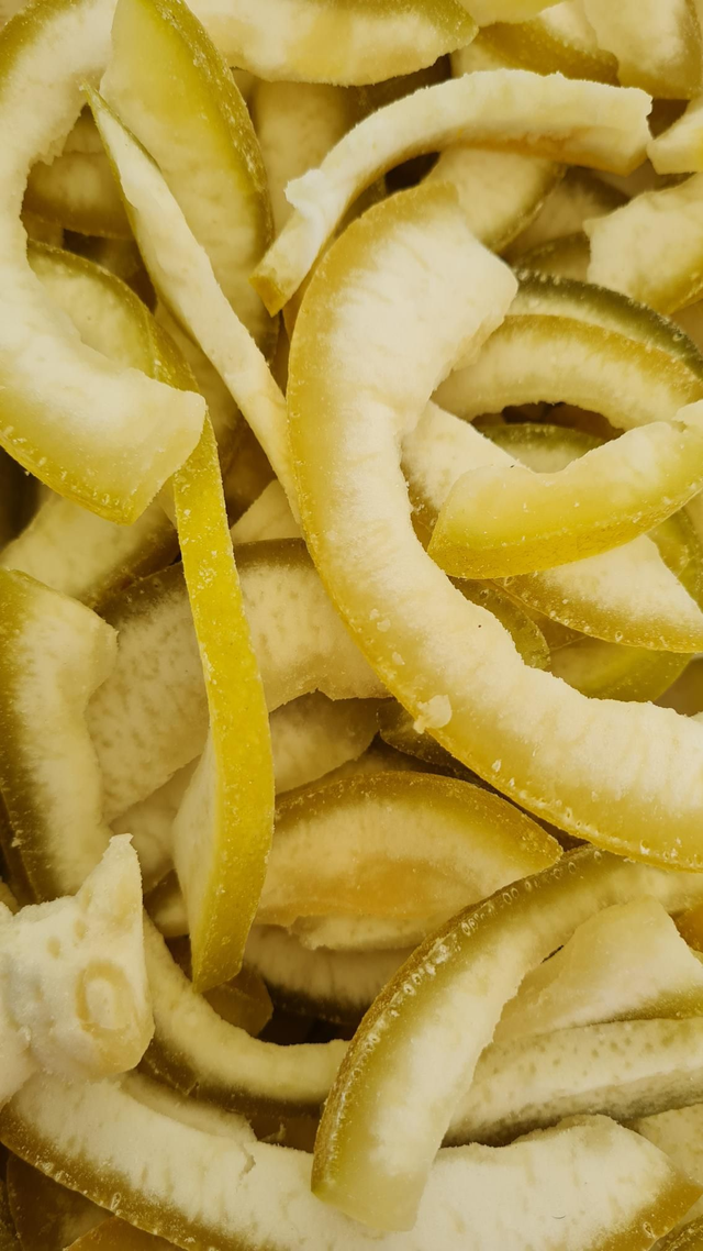 Pomelos Séchés  (Prix au 100gr)