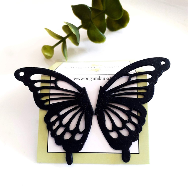 Perhonen, iso nappi (musta). 