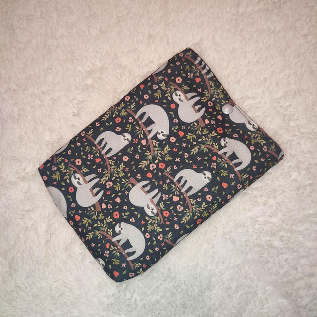 Pochette à livre de poche paresseux 