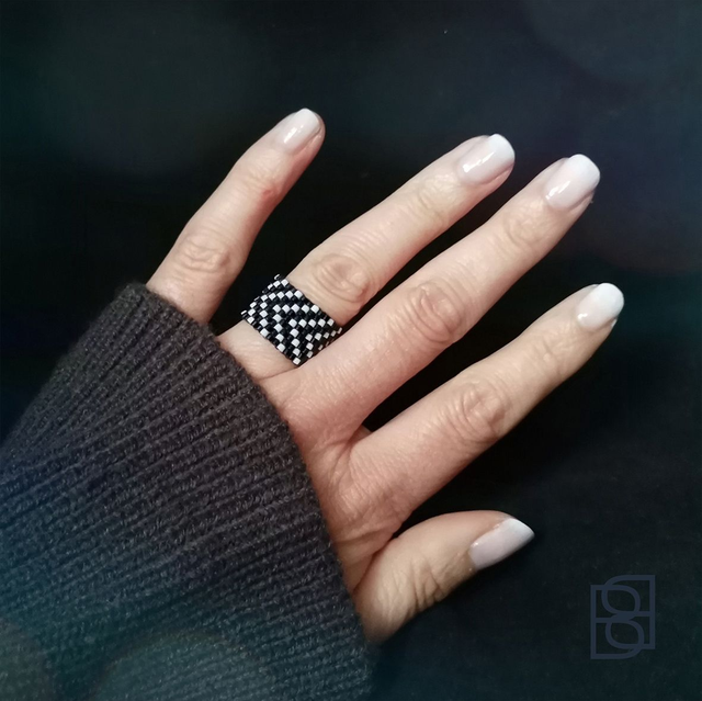 CHEVRON ring