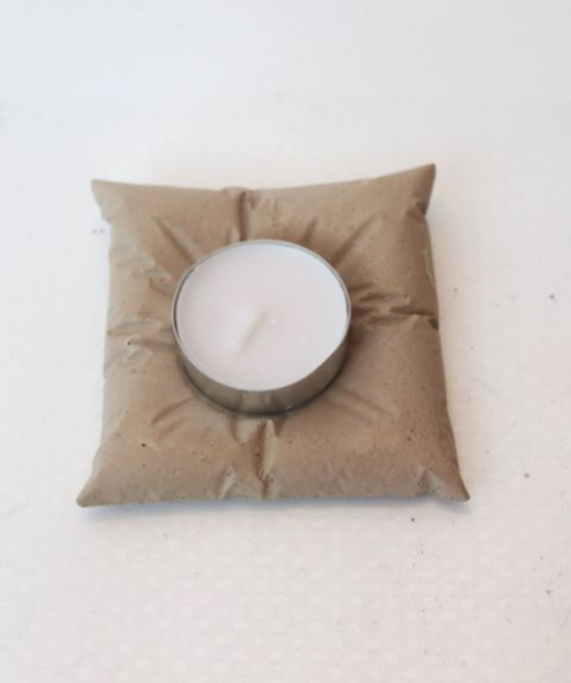 JEUNE - pillow tea light holder - beige