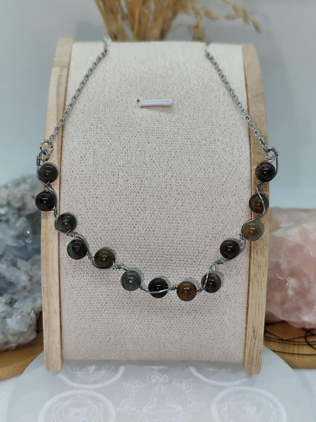 Collier en bronzite