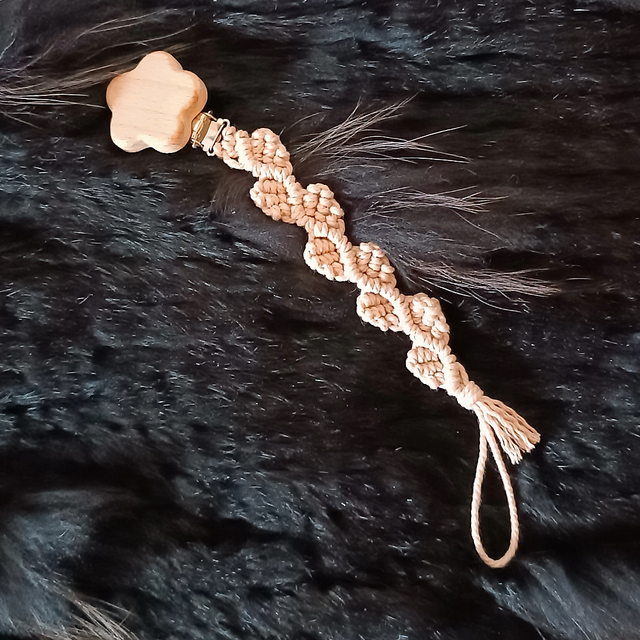 Attache tétine Fleur