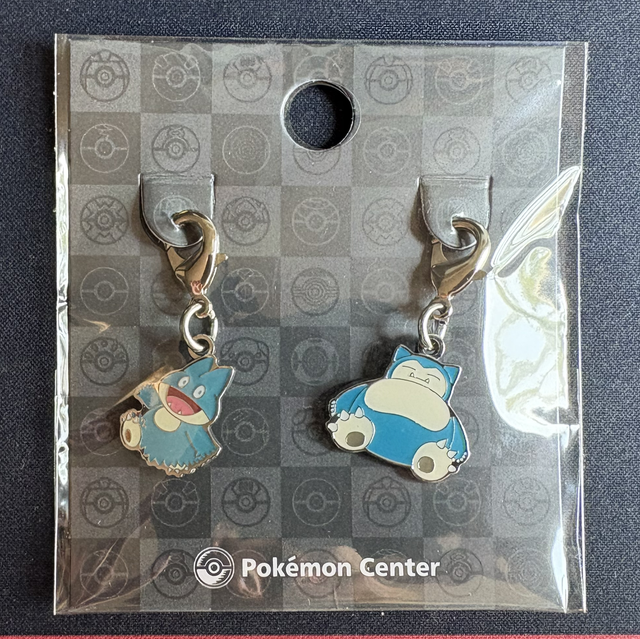 Set van 2 charms - Munchlax Snorlax - Pokémon Center official