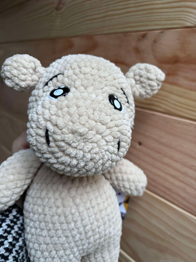 (944) Adam L'Hippopotame 