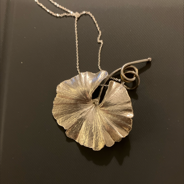 Large fine silver ginkgo leaf pendant 