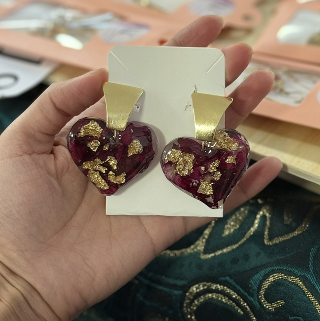 Real dried roses hear earrings 