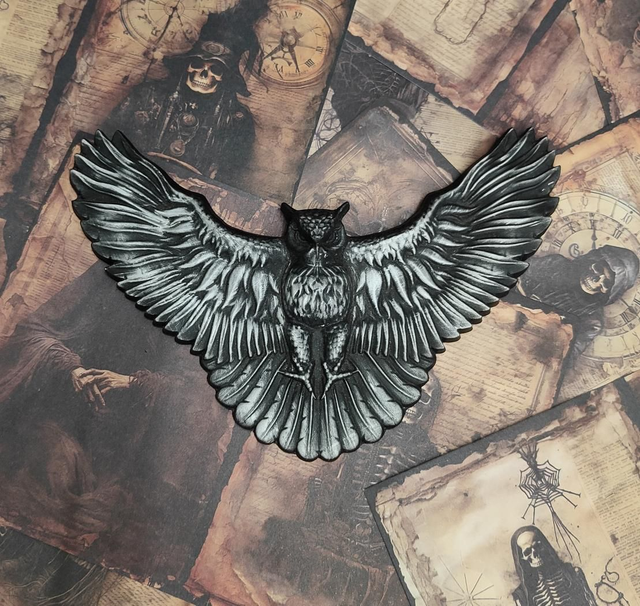 Gufo da Parete Ali Aperte – Saggezza, protezione 