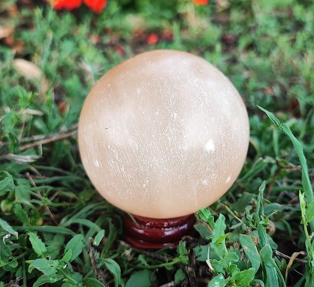 Sphère Sélénite orange A 70mm