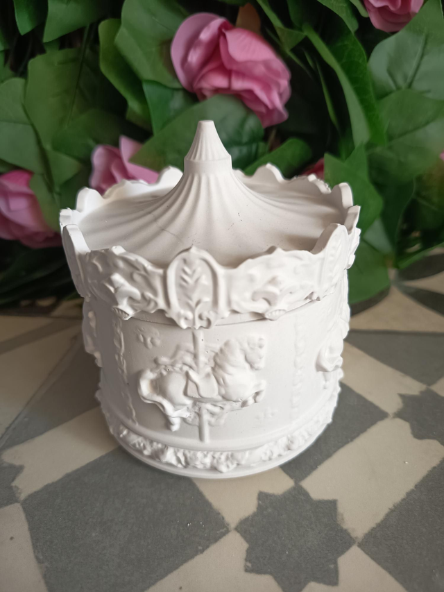 Carrousel en jesmonite 