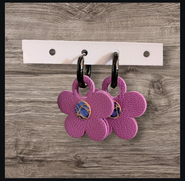 Créoles et ses pâquerettes fushia et bleu