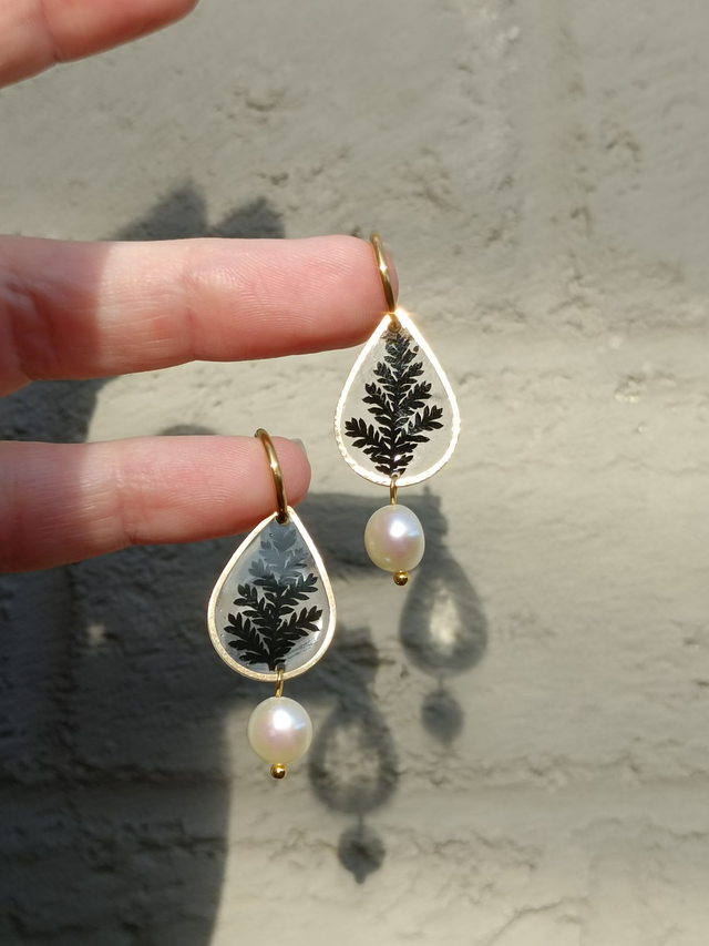 Modèle unique - Feuilles noires &amp; perles