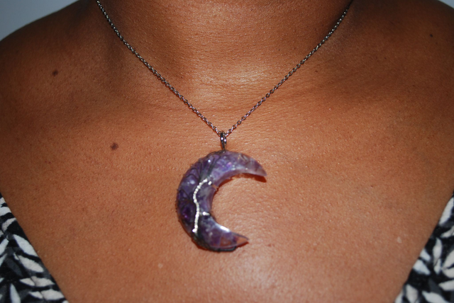Collier demi-lune en améthyste
