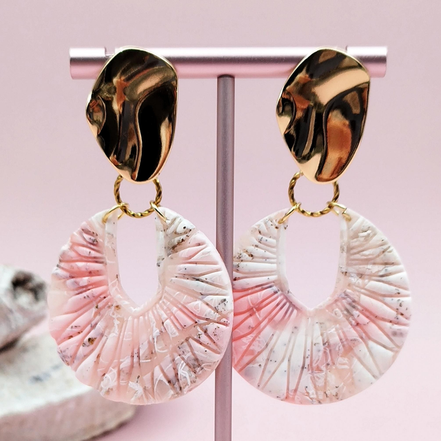 Boucles d&#039;oreilles &quot;Halo&quot; Effet Marbre Blanc, Rose et Doré