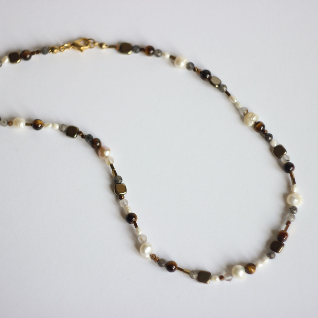 Naszyjnik koralikowy "Kawa z mlekiem"