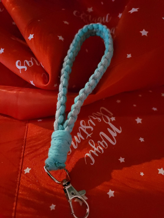 Porte clef macramé vert et gris