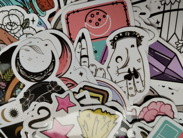 Lot 50 autocollants sorcières 