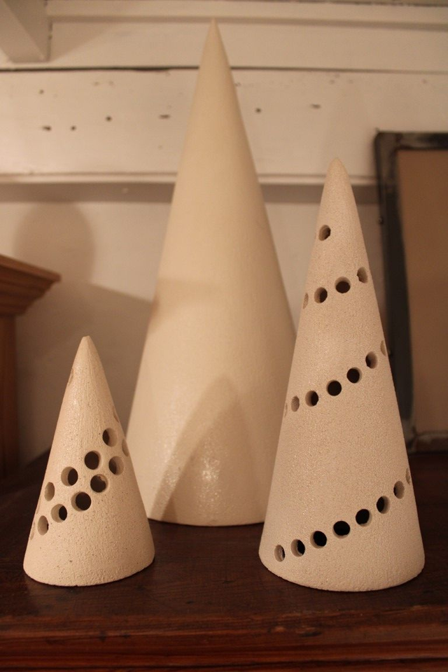 Kerstbomen wit (tafel)versiering  / Chrismas trees white (table) decoration 