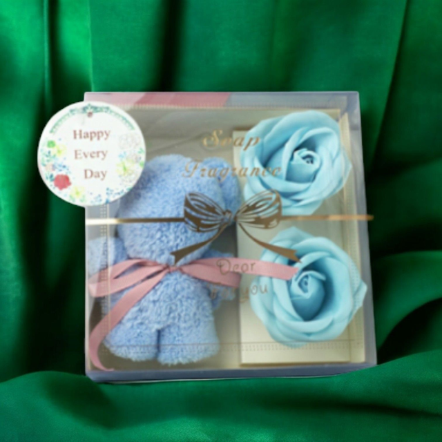 WaschBär mit Rosenseifen blau