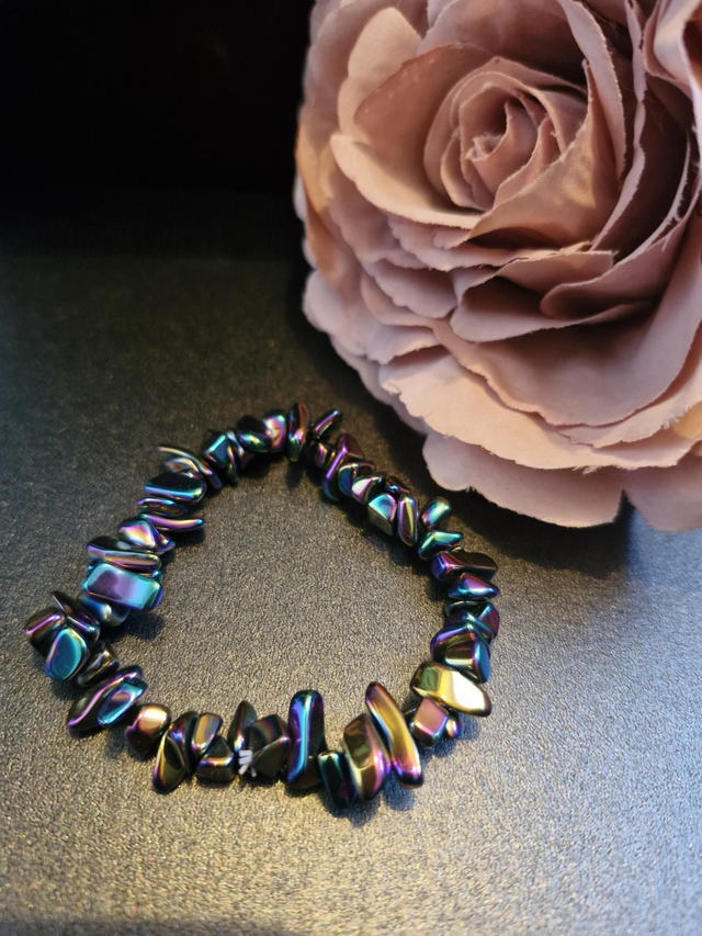 Aura hematite crystal chip bracelet