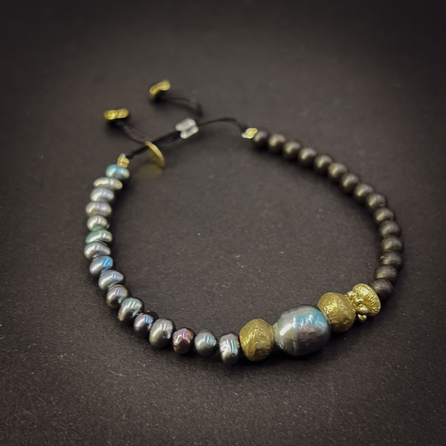 Bracelet perle de culture d&#039;eau douce noires et ébène 