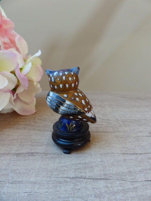 Figurine Miniature Hibou Bleu et Marron en Laiton Cloisonné Peint à la Main avec Socle Vintage