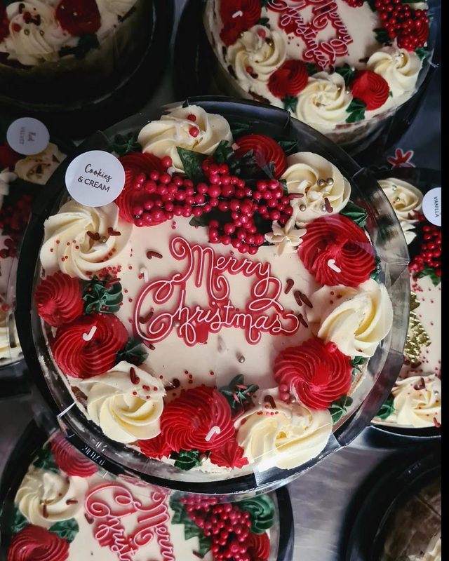 Christmas cake deal