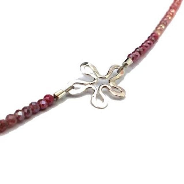 Maansteen armband met zilveren bloem