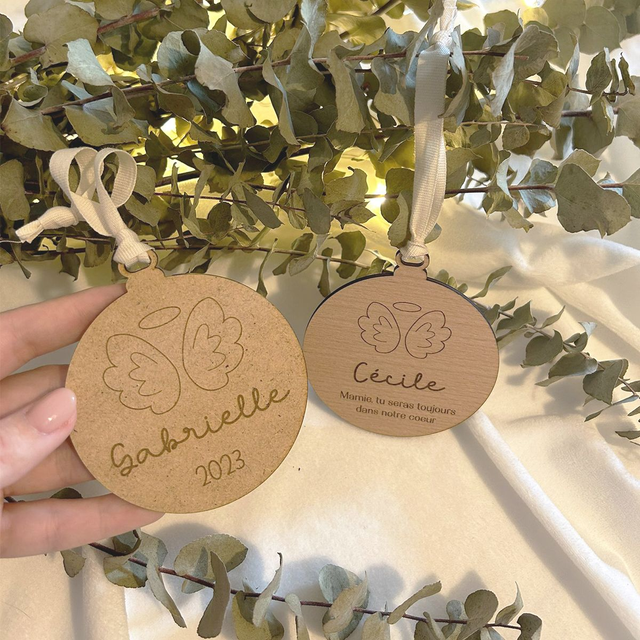 Boule de Noël personnalisée en bois - Modèle Ange
