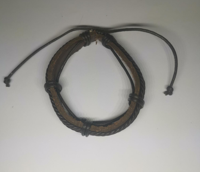 En cuir noir et marron