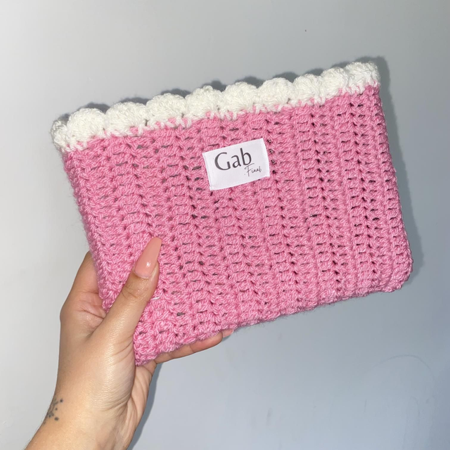 Pochette à livre crochetée Rose