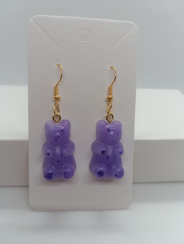 Boucle d'oreille violette